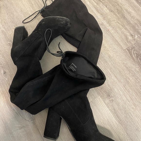 Steve Madden thigh-high heel boots - Picture 3 of 3